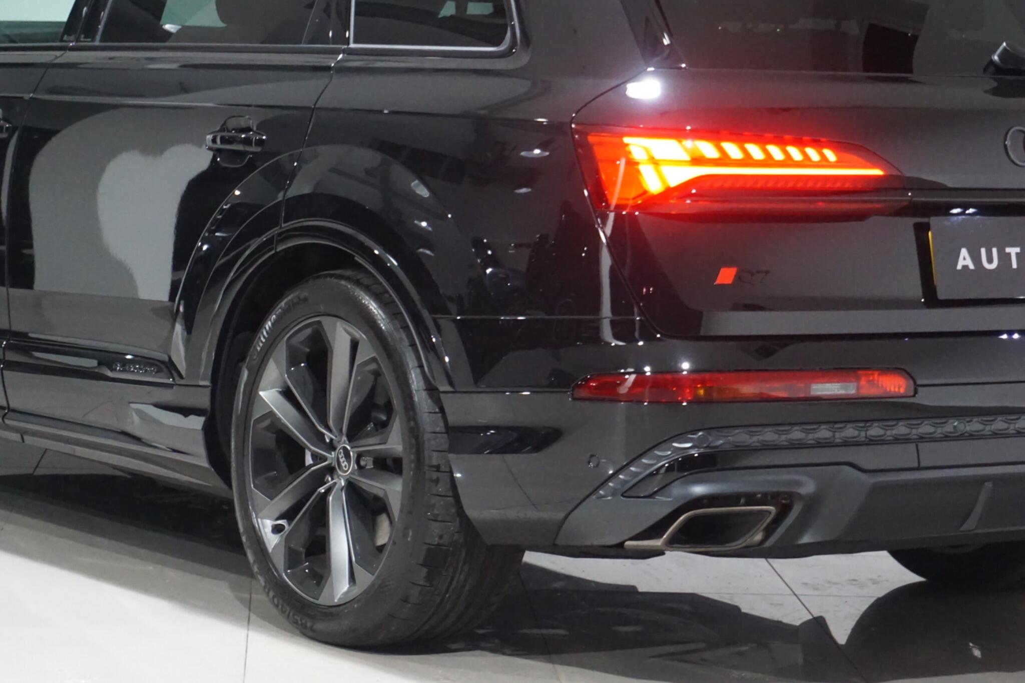 Audi Q7 3.0 TFSI V6 55 Black Edition SUV 5dr Petrol Tiptronic quattro Euro 6 (s/s) (340 ps)